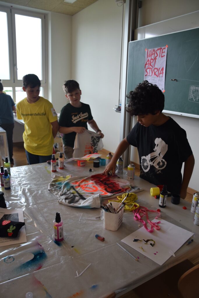 SV_Waste Art Workshop mit Designerin Lisa D_HERRI_10